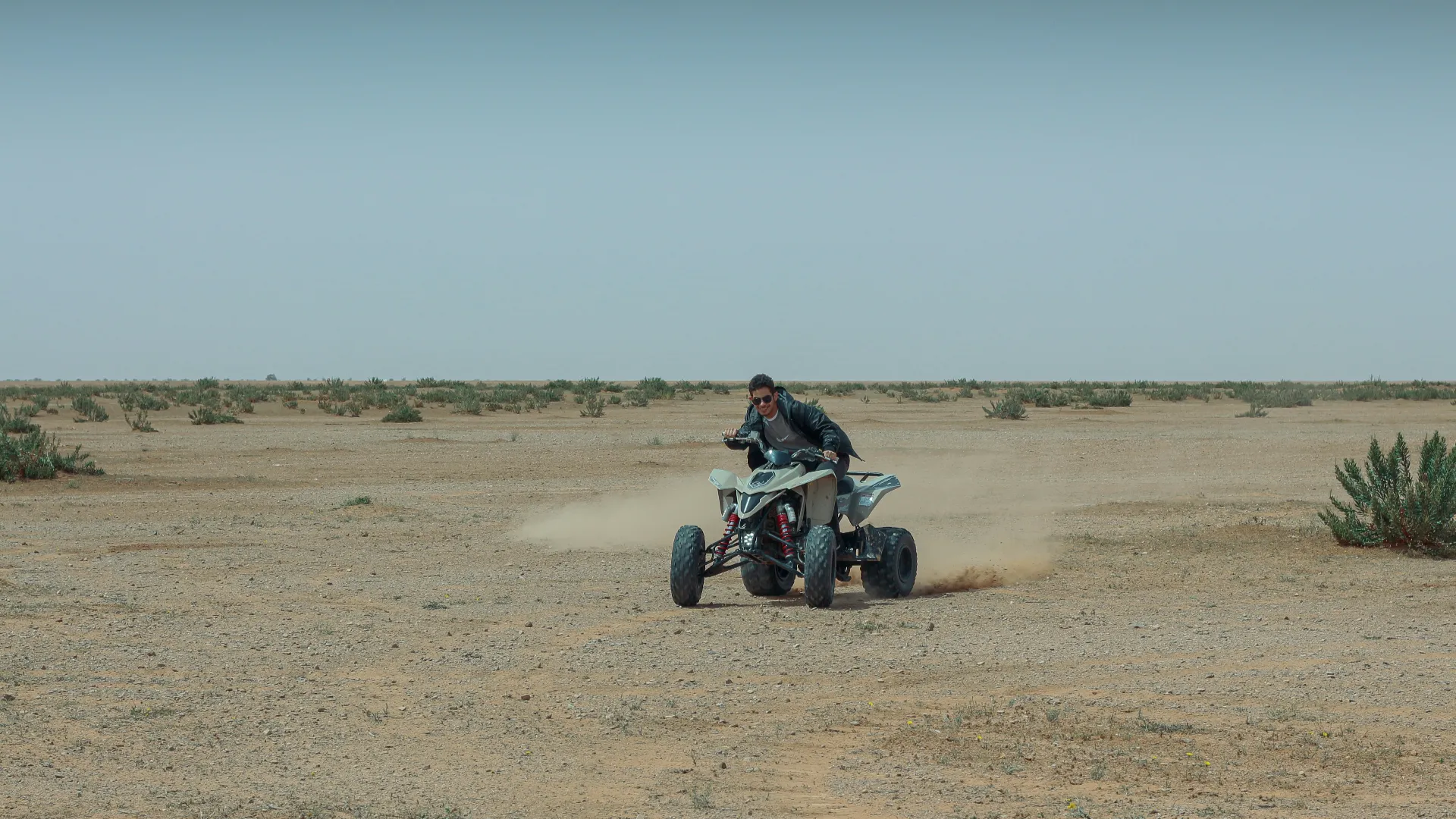 Agafay Desert Delights: Quad Biking, Camel Riding & Dinner Show – Full Evening Adventure