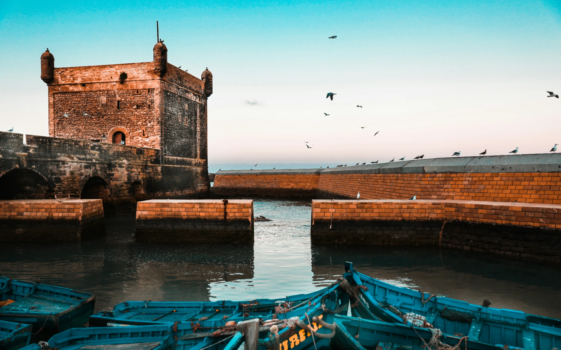 8 Days Marrakech & Agafay Desert Adventure: Balloon Ride, Essaouira & Atlas Valleys