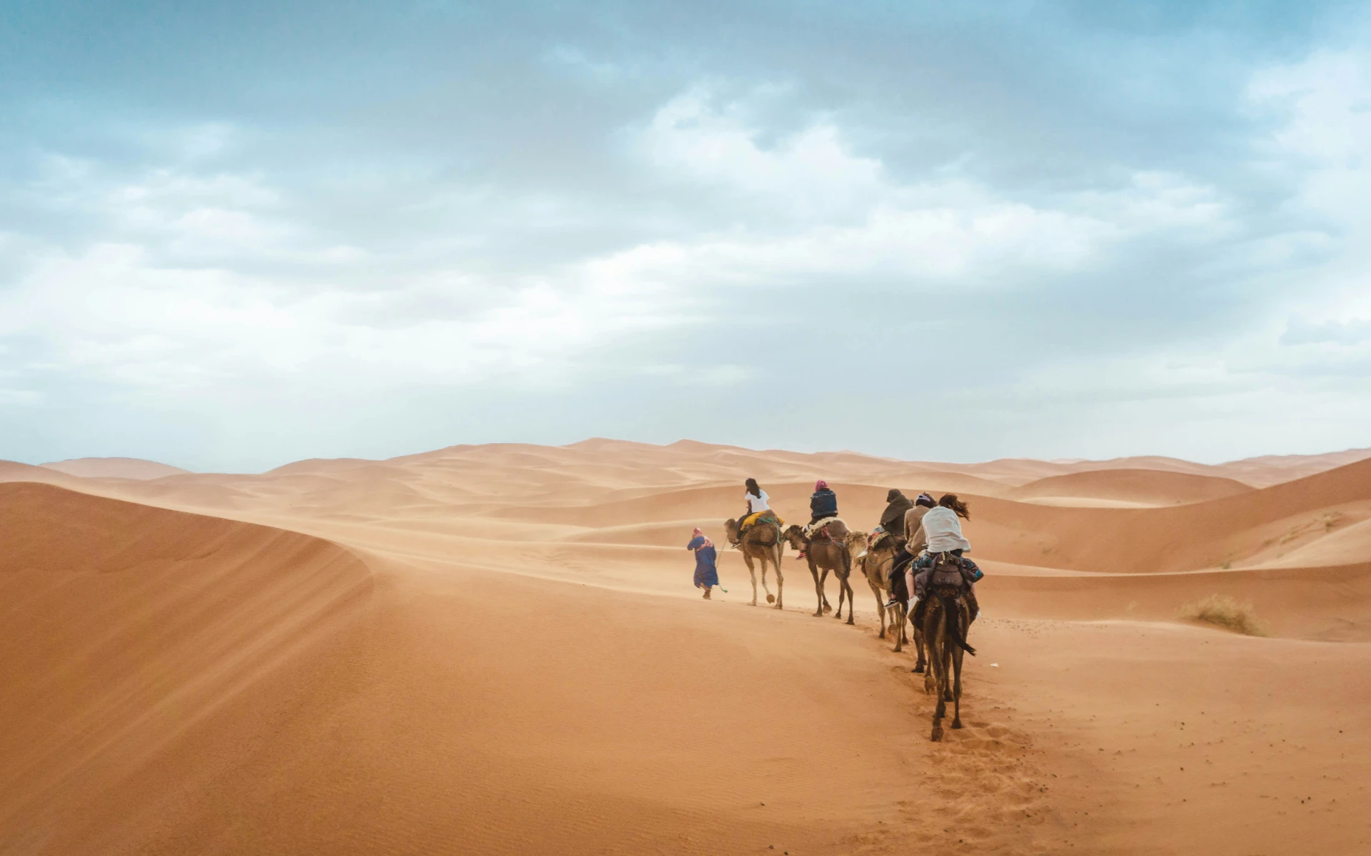 Marrakech to Erg Chebbi 4 Day Desert Tours – Camel Trek & Luxury Sahara Camp
